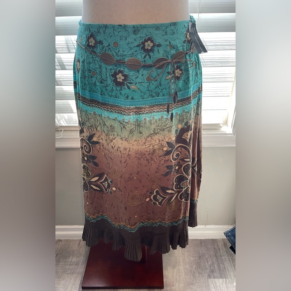 RQT‎ Floral Midi Skirt - Picture 1 of 5
